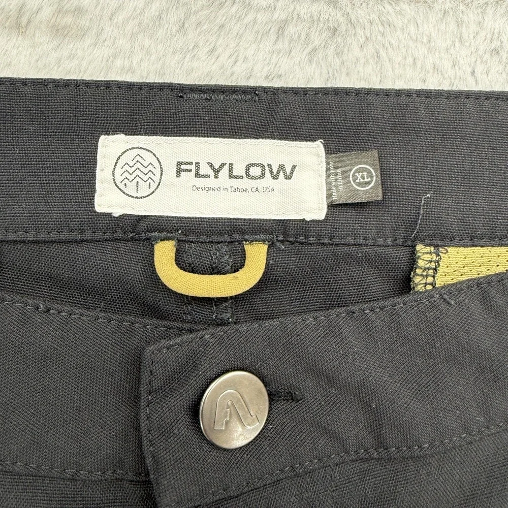 Flylow Shorts Mens XL Black Chino Microfiber Stretch Pockets 8" Mountain Bike - Picture 2 of 9